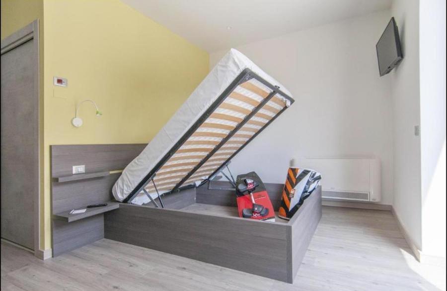 Antica Campione Rooms & Hostel Campione del Garda Zewnętrze zdjęcie